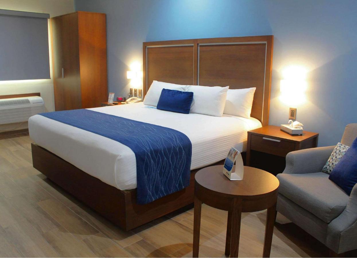 1 King Bed, Suite, Courtyard View