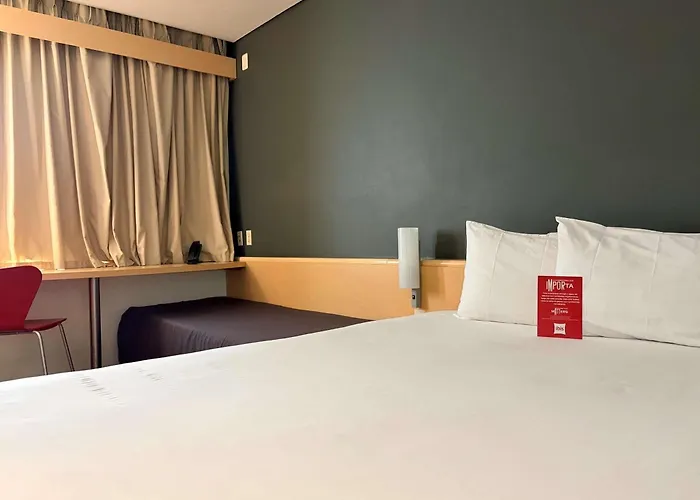 Dog friendly hotels Ibis Monterrey Valle
